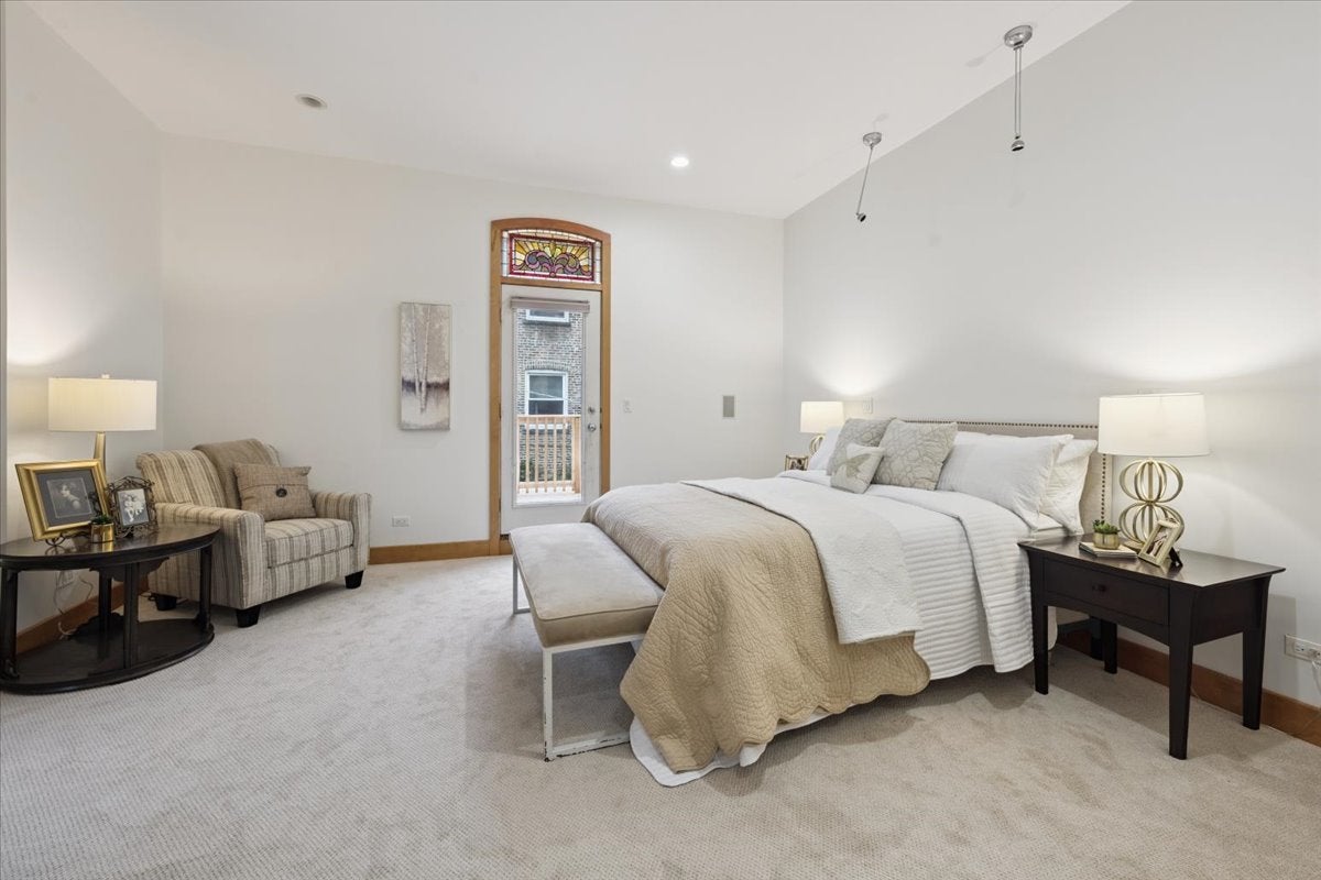 Chicago, Illinois, 60614, United States, 4 Bedrooms Bedrooms, ,5 BathroomsBathrooms,Residential,Active,1922312