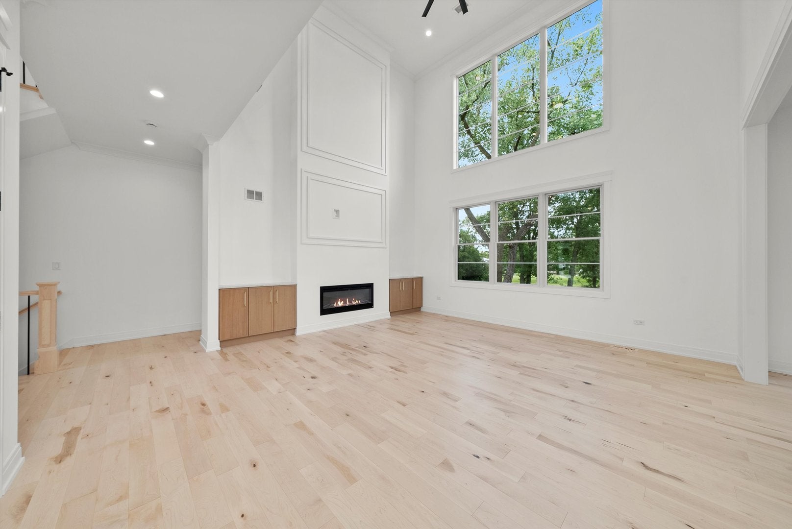 Burr Ridge, Illinois, 60527, United States, 6 Bedrooms Bedrooms, ,6 BathroomsBathrooms,Residential,Active,1929664