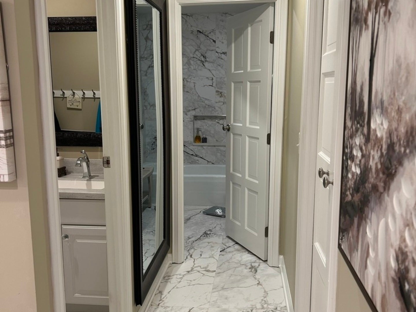 Oak Brook, Illinois, 60523, United States, 2 Bedrooms Bedrooms, ,2 BathroomsBathrooms,Residential,Active,2028166
