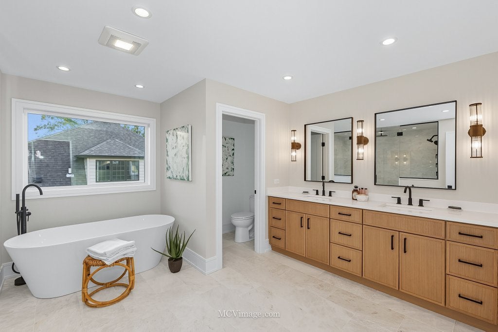 Lemont, Illinois, 60439, United States, 5 Bedrooms Bedrooms, ,6 BathroomsBathrooms,Residential,Active,1954005