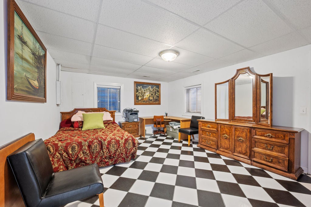 Libertyville, Illinois, 60048, United States, 4 Bedrooms Bedrooms, ,4 BathroomsBathrooms,Residential,Active,2009394