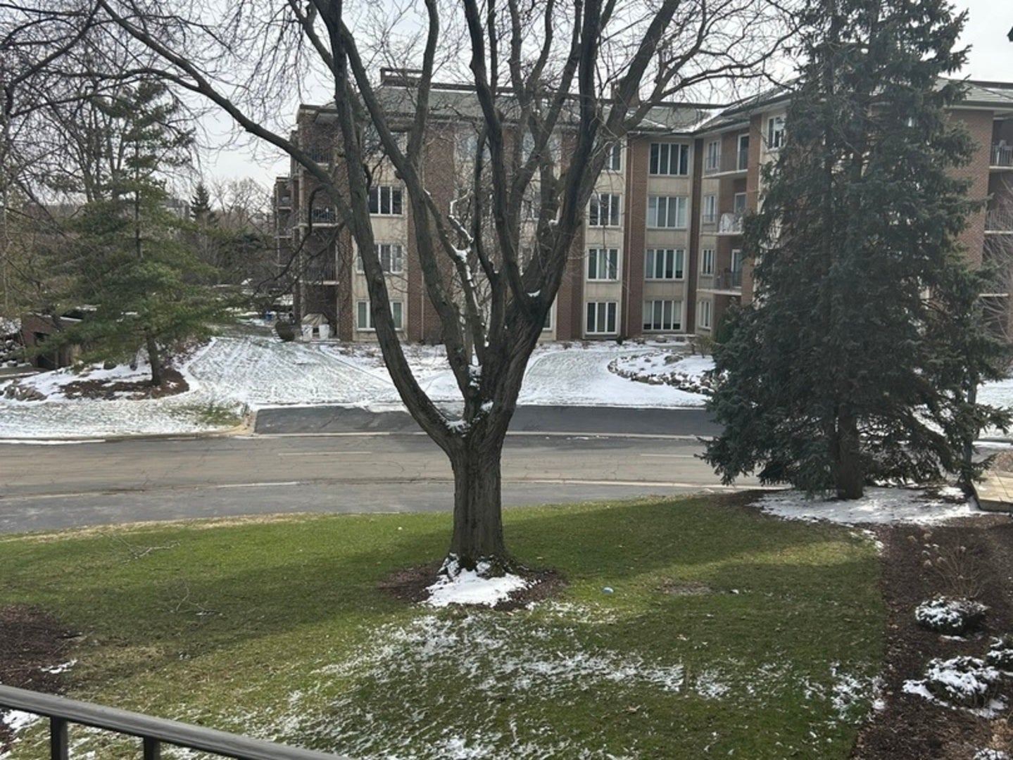 Oak Brook, Illinois, 60523, United States, 2 Bedrooms Bedrooms, ,2 BathroomsBathrooms,Residential,Active,2028166