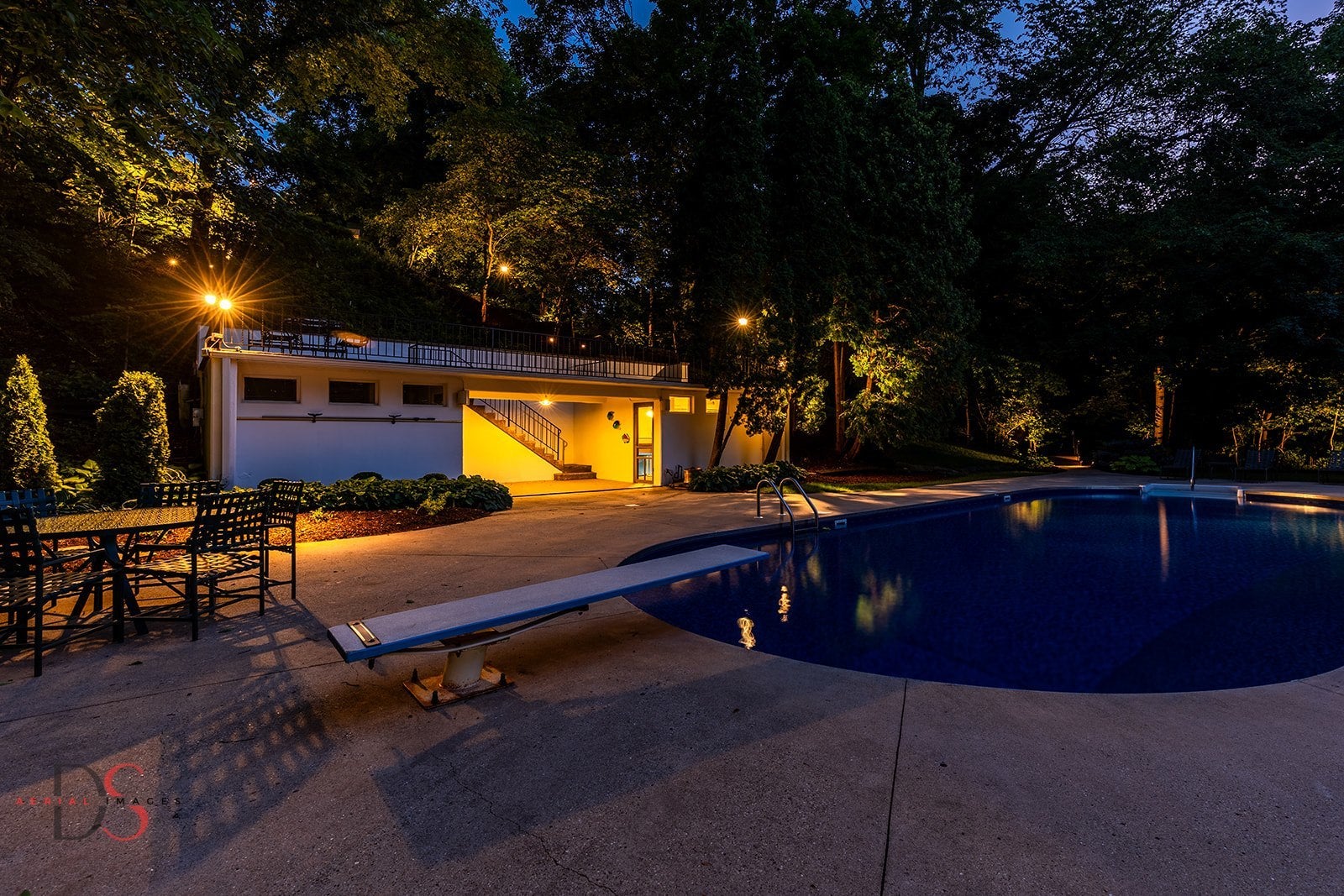 Ottawa, Illinois, 61350, United States, 4 Bedrooms Bedrooms, ,7 BathroomsBathrooms,Residential,Active,1953376