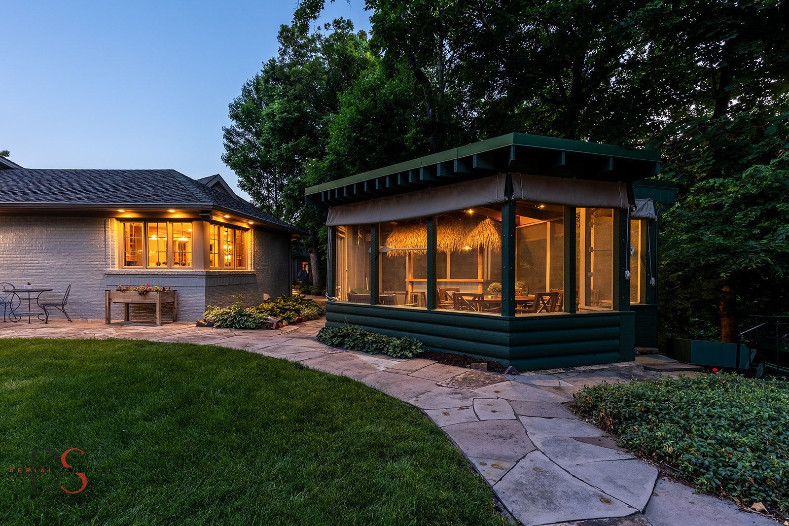 Ottawa, Illinois, 61350, United States, 4 Bedrooms Bedrooms, ,7 BathroomsBathrooms,Residential,Active,1953376