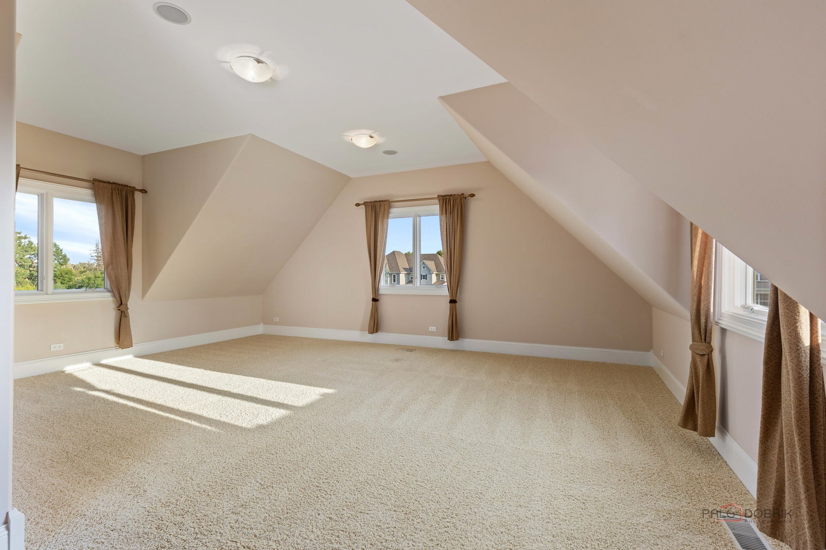 Hawthorn Woods, Illinois, 60047, United States, 6 Bedrooms Bedrooms, ,7 BathroomsBathrooms,Residential,Active,1989792