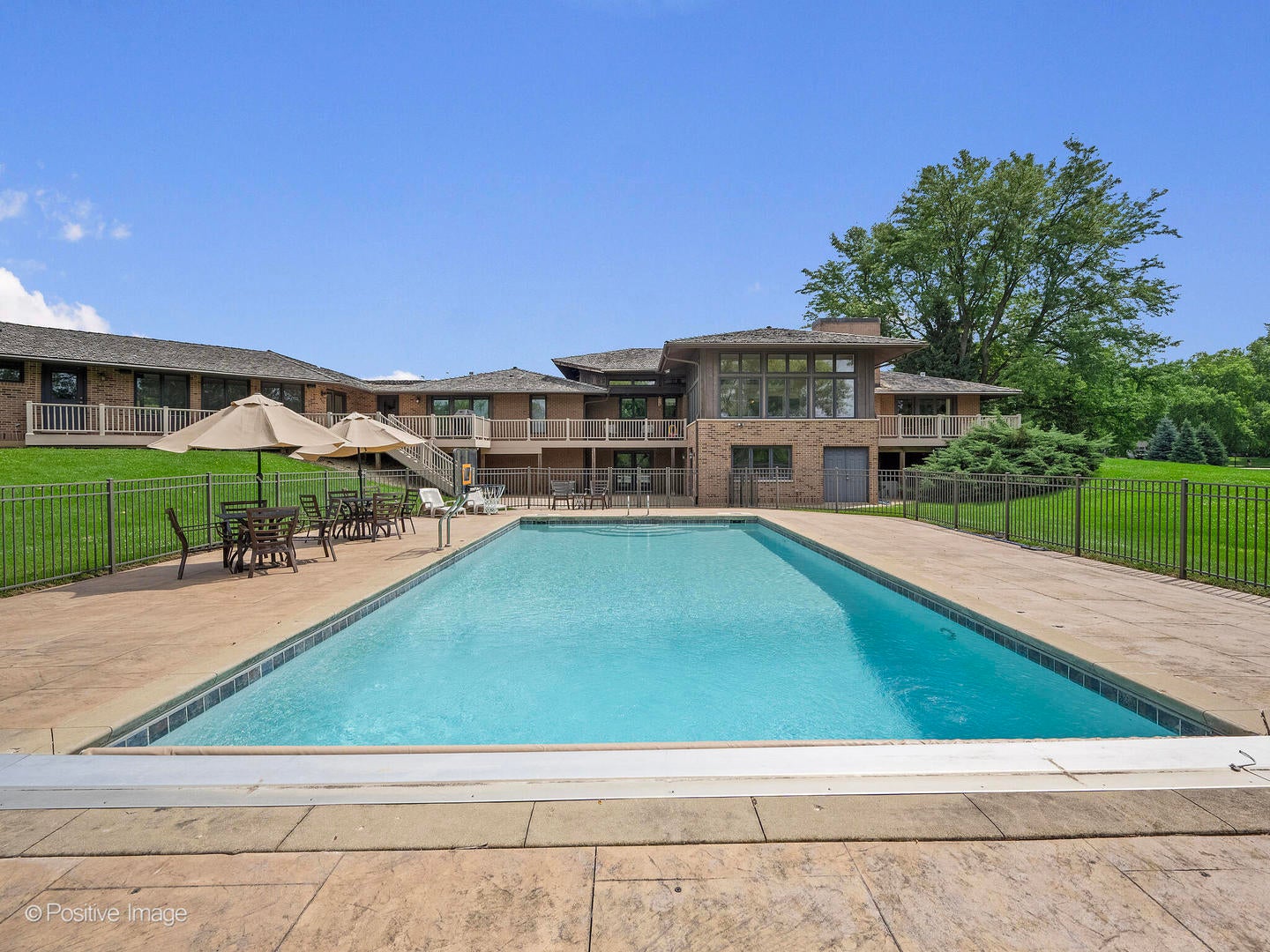 West Chicago, Illinois, 60185, United States, 6 Bedrooms Bedrooms, ,5 BathroomsBathrooms,Residential,Active,1904187