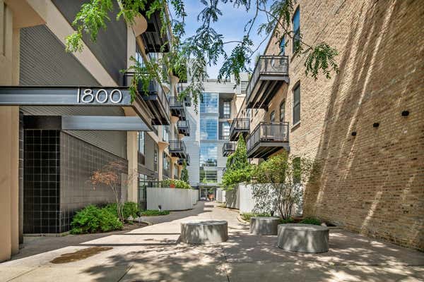 1800 W GRACE ST APT 527, CHICAGO, IL 60613 - Image 1