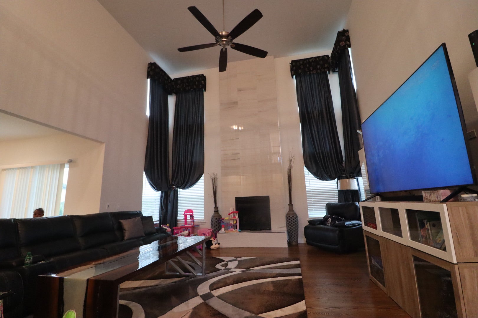 Naperville, Illinois, 60564, United States, 4 Bedrooms Bedrooms, ,3 BathroomsBathrooms,Residential,Active,1914808
