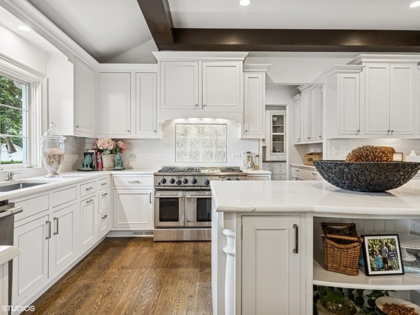 Barrington Hills, Illinois, 60010, United States, 6 Bedrooms Bedrooms, ,4 BathroomsBathrooms,Residential,Active,1987255