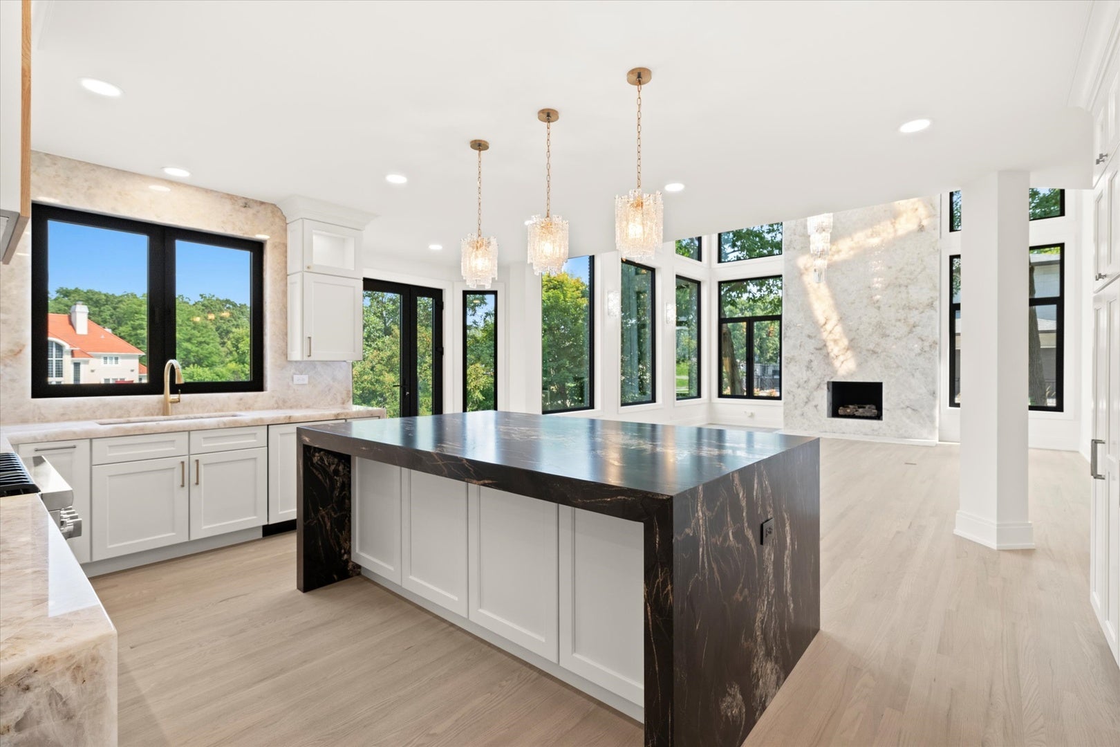 Burr Ridge, Illinois, 60527, United States, 5 Bedrooms Bedrooms, ,6 BathroomsBathrooms,Residential,Active,1927649