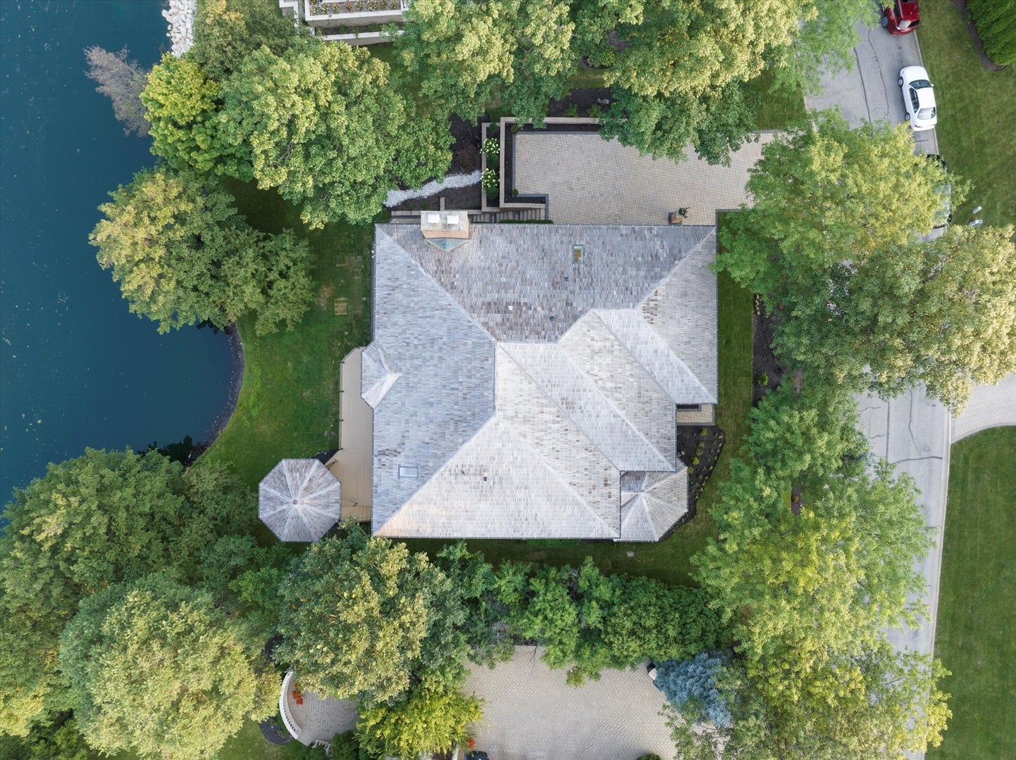 Burr Ridge, Illinois, 60527, United States, 5 Bedrooms Bedrooms, ,6 BathroomsBathrooms,Residential,Active,1927649