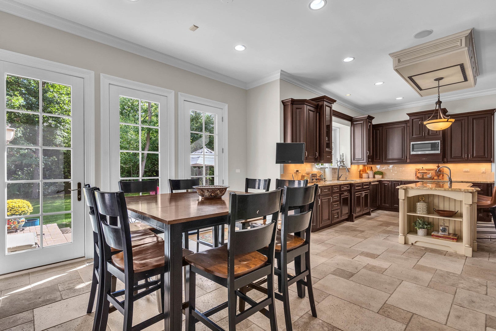 Lake Forest, Illinois, 60045, United States, 5 Bedrooms Bedrooms, ,7 BathroomsBathrooms,Residential,Active,1941347