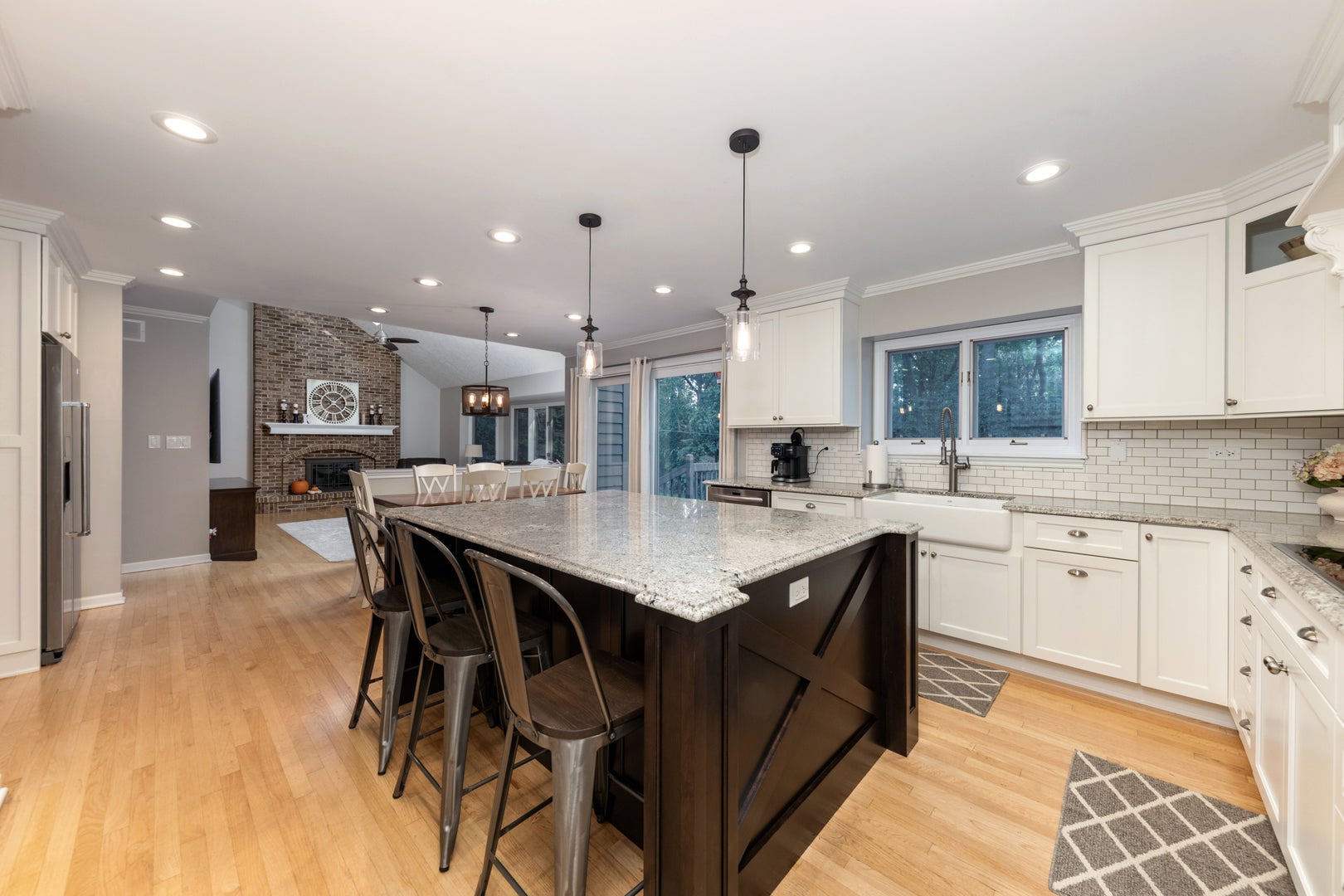 Naperville, Illinois, 60565, United States, 5 Bedrooms Bedrooms, ,4 BathroomsBathrooms,Residential,Active,1959981