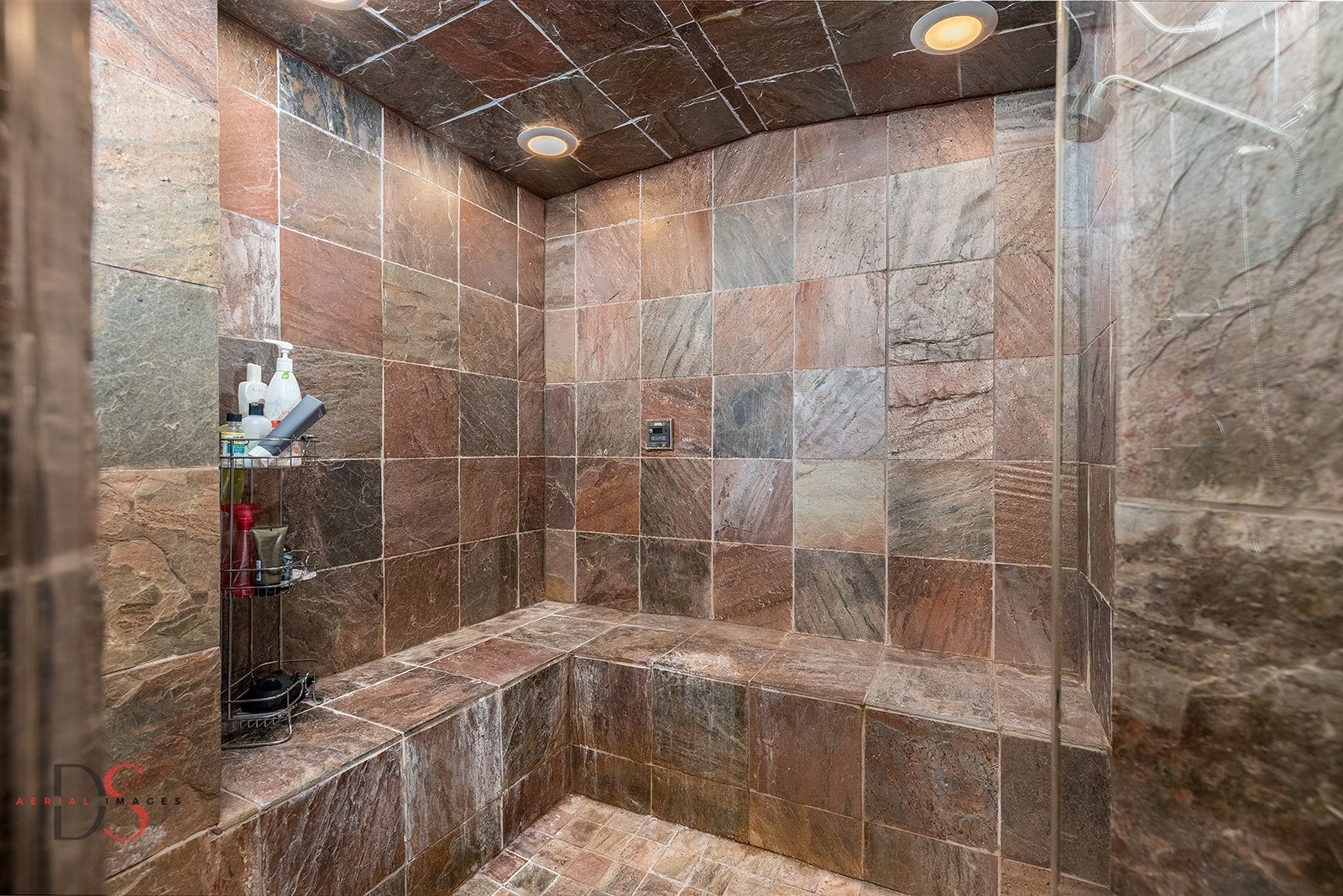 Ottawa, Illinois, 61350, United States, 4 Bedrooms Bedrooms, ,5 BathroomsBathrooms,Residential,Active,1953408