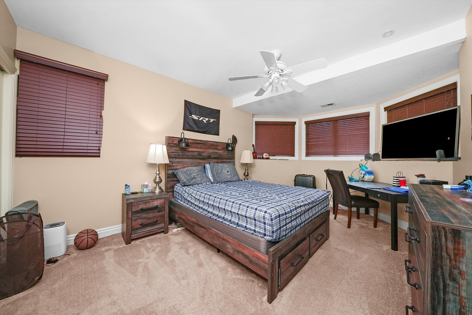 Willow Springs, Illinois, 60480, United States, 5 Bedrooms Bedrooms, ,5 BathroomsBathrooms,Residential,Active,1988455