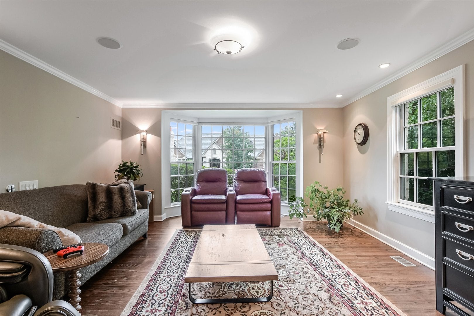 Park Ridge, Illinois, 60068, United States, 4 Bedrooms Bedrooms, ,4 BathroomsBathrooms,Residential,Active,1902948