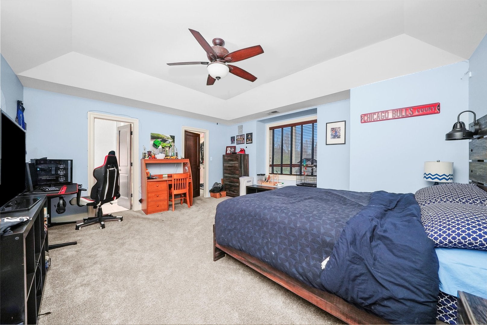 Willow Springs, Illinois, 60480, United States, 5 Bedrooms Bedrooms, ,5 BathroomsBathrooms,Residential,Active,1988455