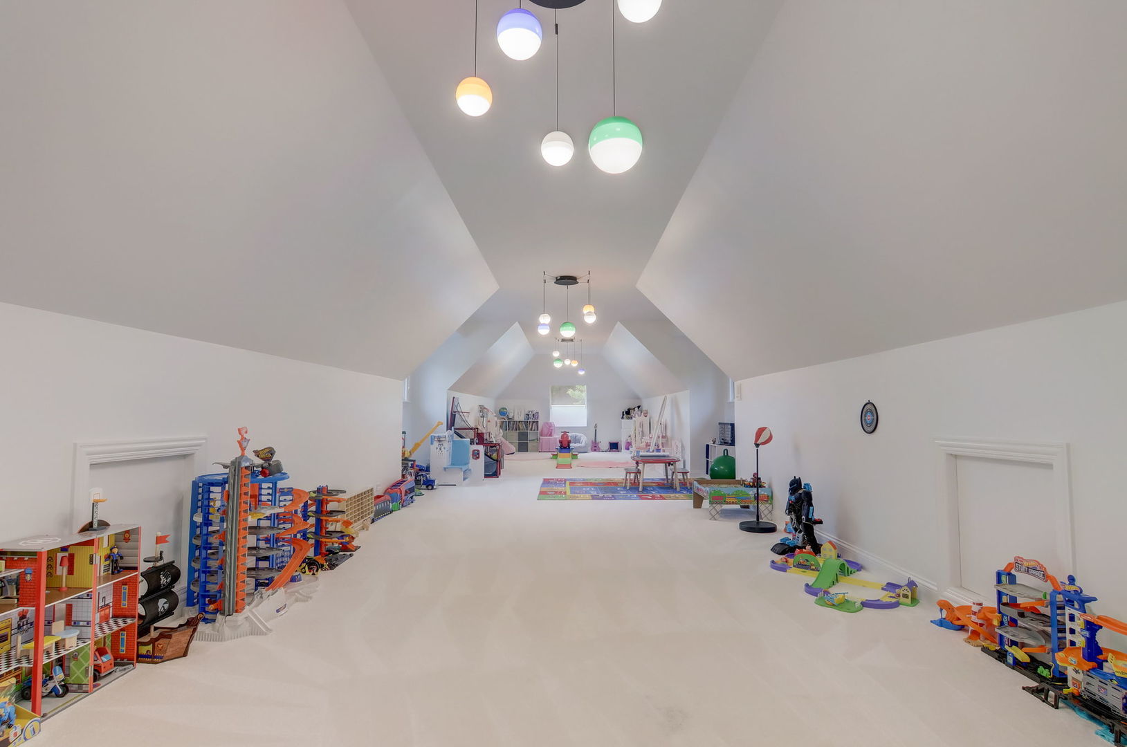 Barrington Hills, Illinois, 60021, United States, 4 Bedrooms Bedrooms, ,5 BathroomsBathrooms,Residential,Active,1968433