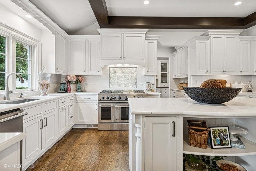 Barrington Hills, Illinois, 60010, United States, 6 Bedrooms Bedrooms, ,5 BathroomsBathrooms,Residential,Active,1987275