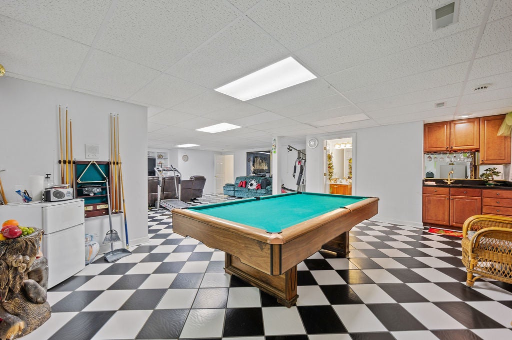 Libertyville, Illinois, 60048, United States, 4 Bedrooms Bedrooms, ,4 BathroomsBathrooms,Residential,Active,2009394