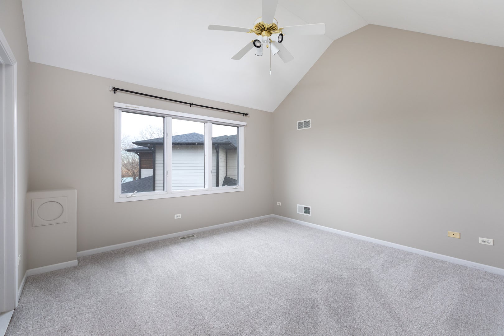 Plainfield, Illinois, 60585, United States, 5 Bedrooms Bedrooms, ,5 BathroomsBathrooms,Residential,Active,1995256