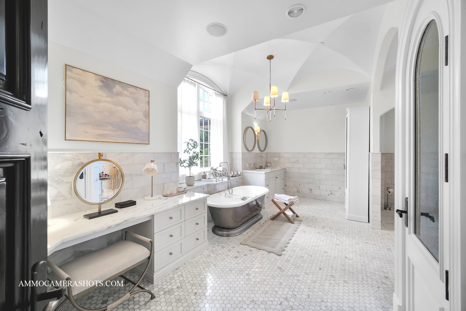 South Barrington, Illinois, 60010, United States, 5 Bedrooms Bedrooms, ,7 BathroomsBathrooms,Residential,Active,1960172