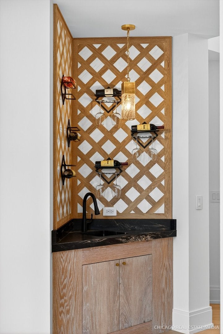 Burr Ridge, Illinois, 60527, United States, 5 Bedrooms Bedrooms, ,6 BathroomsBathrooms,Residential,Active,1995246