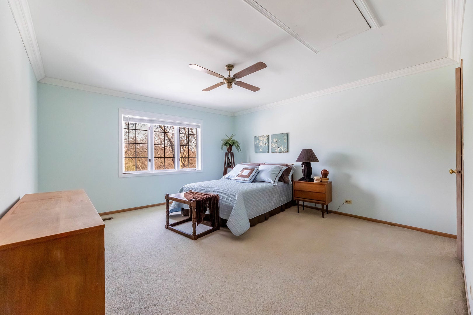 Burr Ridge, Illinois, 60527, United States, 4 Bedrooms Bedrooms, ,3 BathroomsBathrooms,Residential,Active,2015463