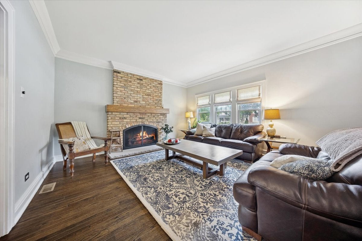 Park Ridge, Illinois, 60068, United States, 5 Bedrooms Bedrooms, ,3 BathroomsBathrooms,Residential,Active,1929446