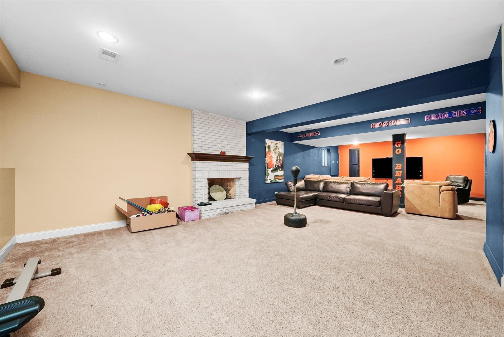 Willow Springs, Illinois, 60480, United States, 5 Bedrooms Bedrooms, ,5 BathroomsBathrooms,Residential,Active,1988455