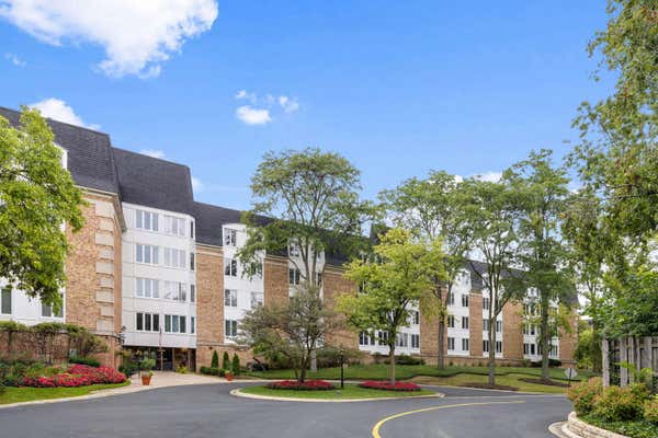 150 LAKE BLVD APT 112, BUFFALO GROVE, IL 60089 - Image 1