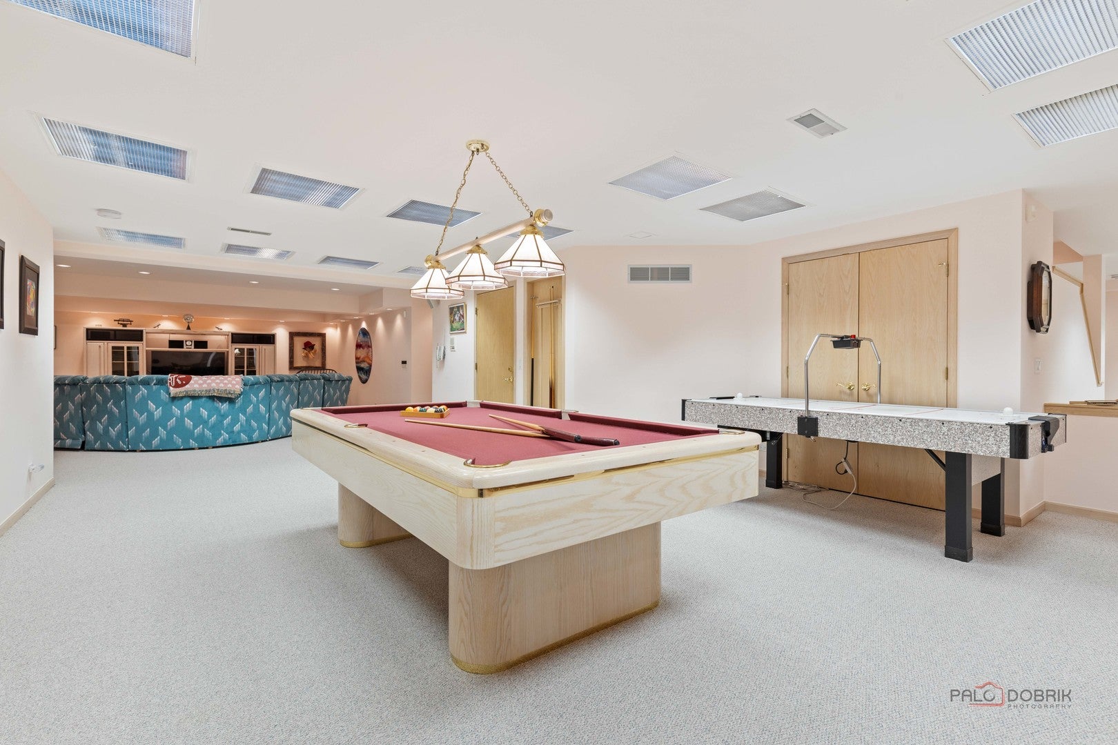 Buffalo Grove, Illinois, 60089, United States, 5 Bedrooms Bedrooms, ,4 BathroomsBathrooms,Residential,Active,2007181