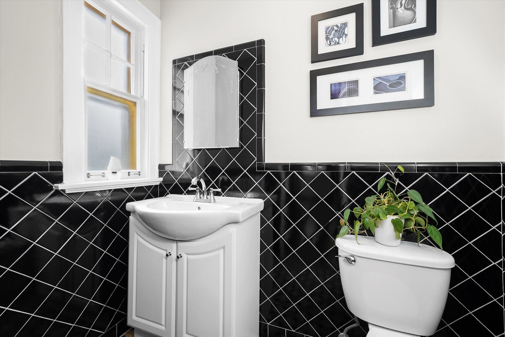 Oak Park, Illinois, 60302, United States, 5 Bedrooms Bedrooms, ,6 BathroomsBathrooms,Residential,Active,1953721