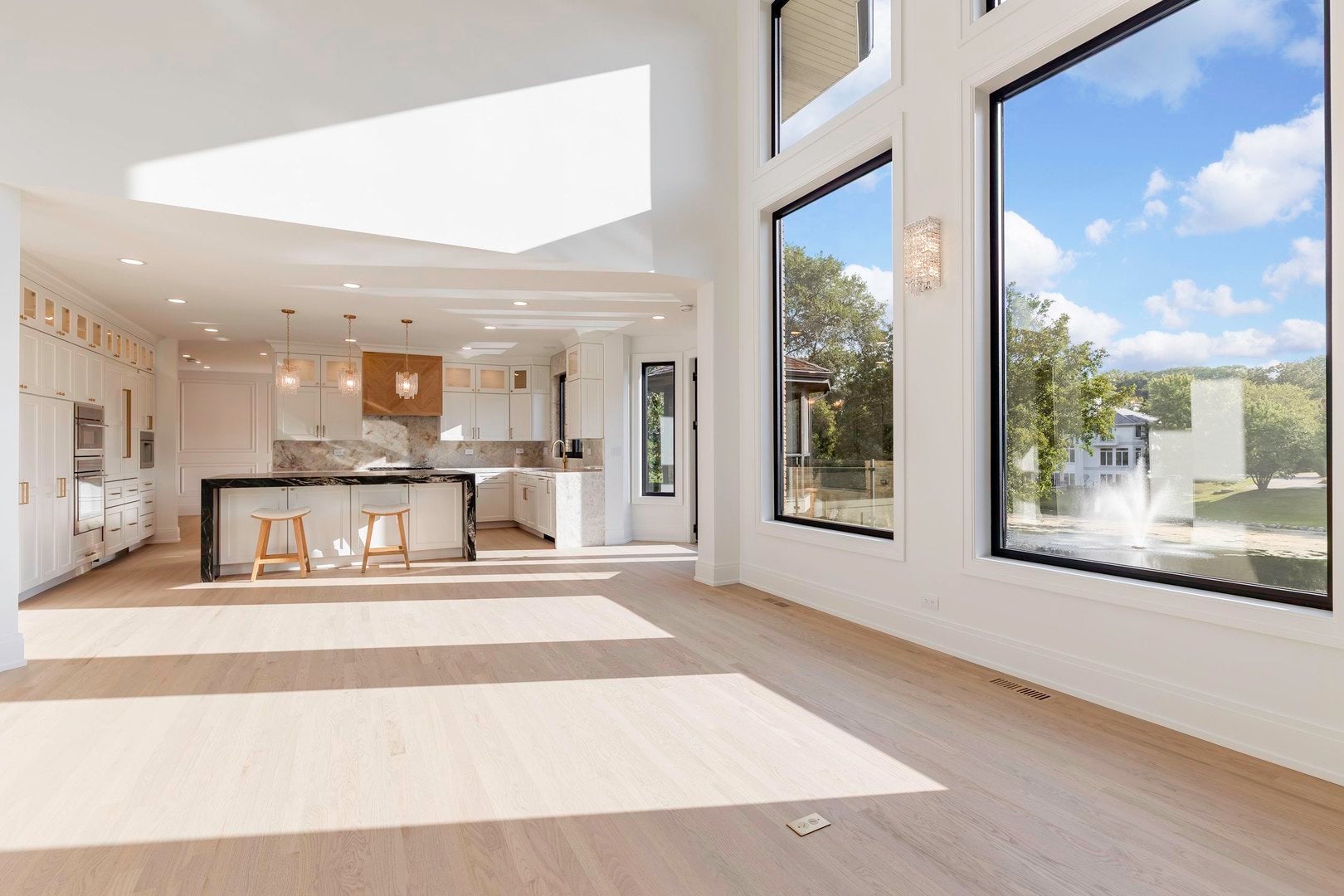 Burr Ridge, Illinois, 60527, United States, 5 Bedrooms Bedrooms, ,6 BathroomsBathrooms,Residential,Active,1995246