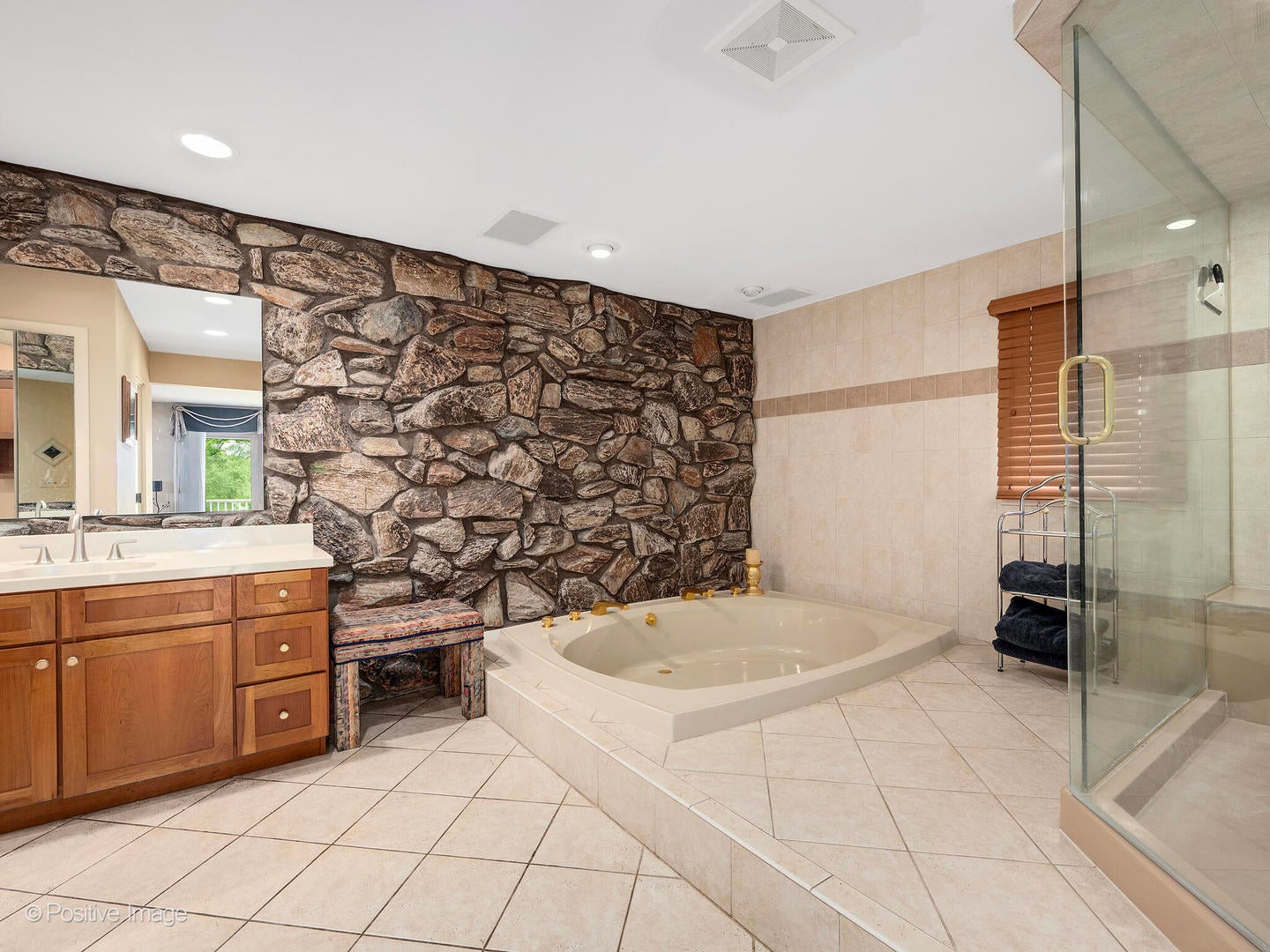 West Chicago, Illinois, 60185, United States, 6 Bedrooms Bedrooms, ,5 BathroomsBathrooms,Residential,Active,1904187