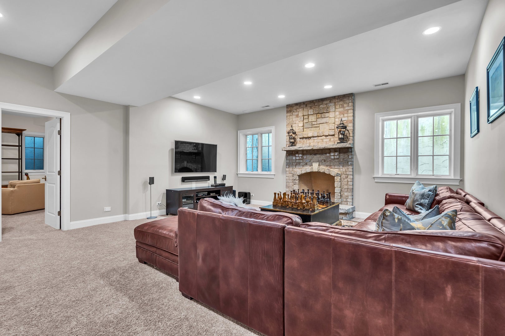 Lake Forest, Illinois, 60045, United States, 5 Bedrooms Bedrooms, ,7 BathroomsBathrooms,Residential,Active,1941347