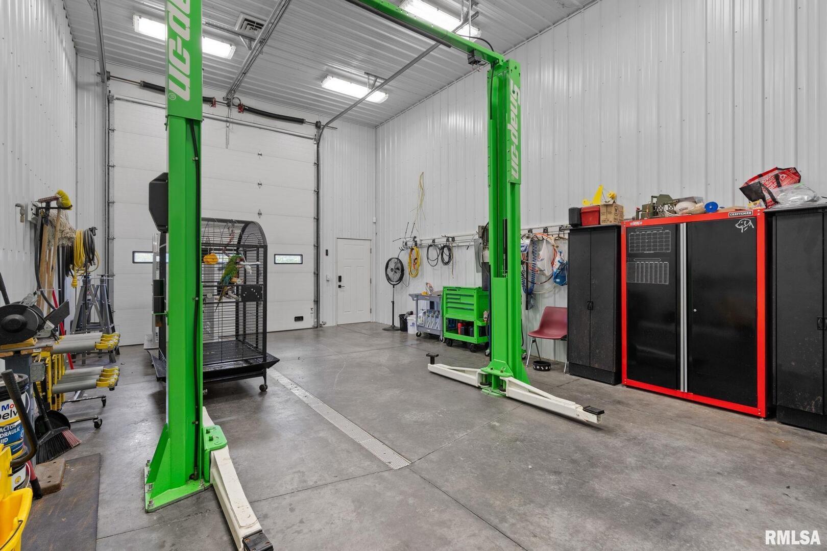 Geneseo, Illinois, 61254, United States, 3 Bedrooms Bedrooms, ,3 BathroomsBathrooms,Residential,Active,2011424