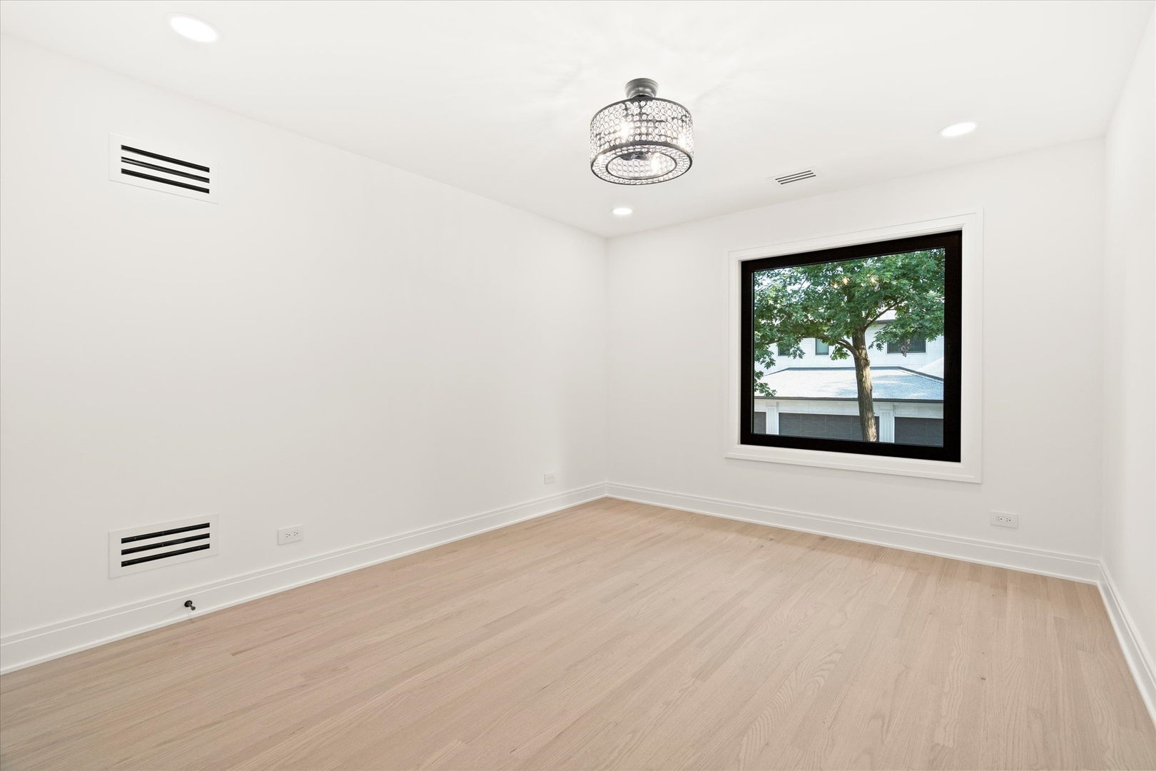 Burr Ridge, Illinois, 60527, United States, 5 Bedrooms Bedrooms, ,6 BathroomsBathrooms,Residential,Active,1927649