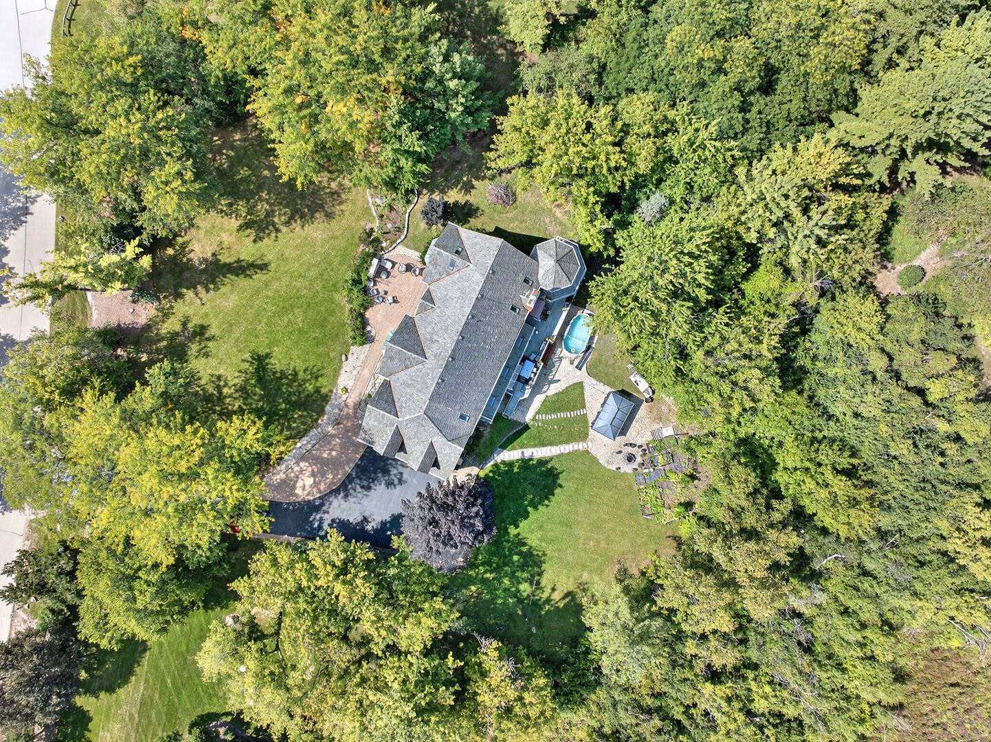 Long Grove, Illinois, 60047, United States, 6 Bedrooms Bedrooms, ,5 BathroomsBathrooms,Residential,Active,1943819