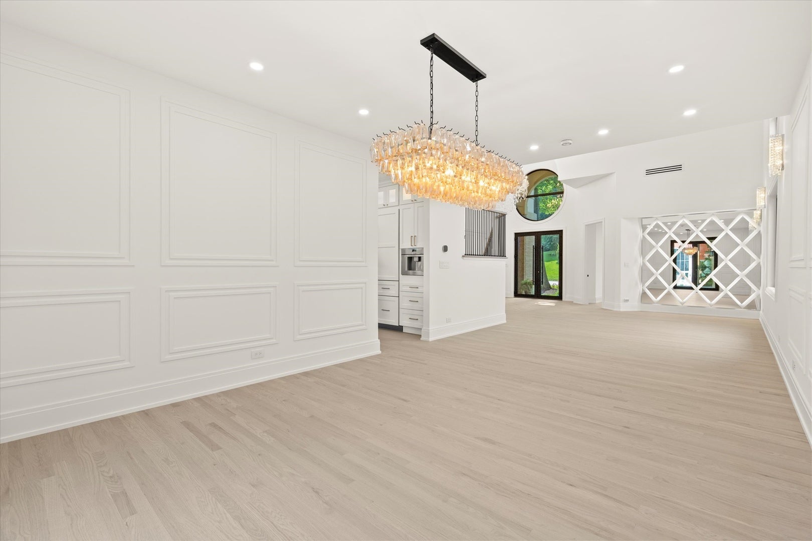 Burr Ridge, Illinois, 60527, United States, 5 Bedrooms Bedrooms, ,6 BathroomsBathrooms,Residential,Active,1927649