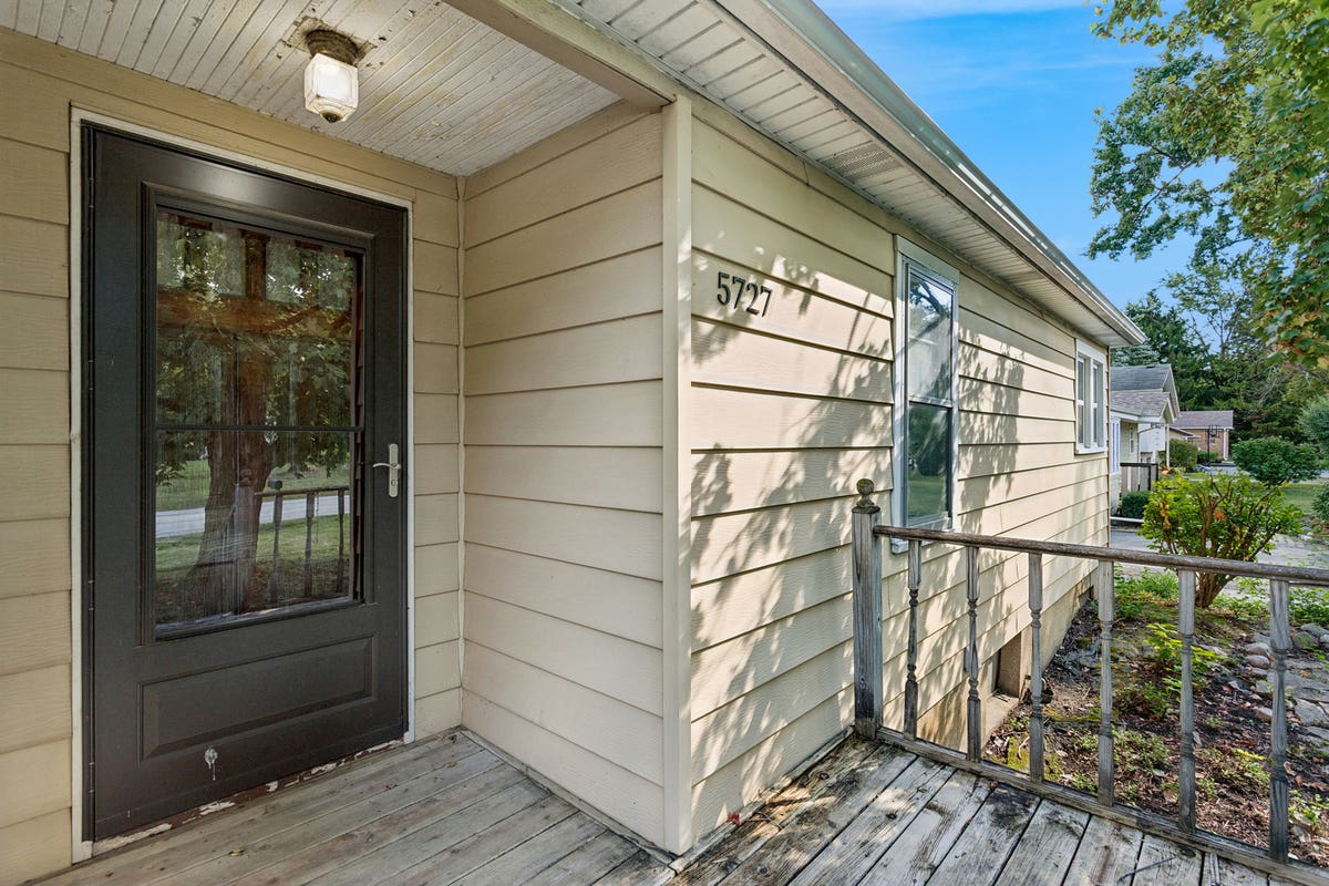 5727 WOODWARD AVE, DOWNERS GROVE, IL 60516 | RE/MAX