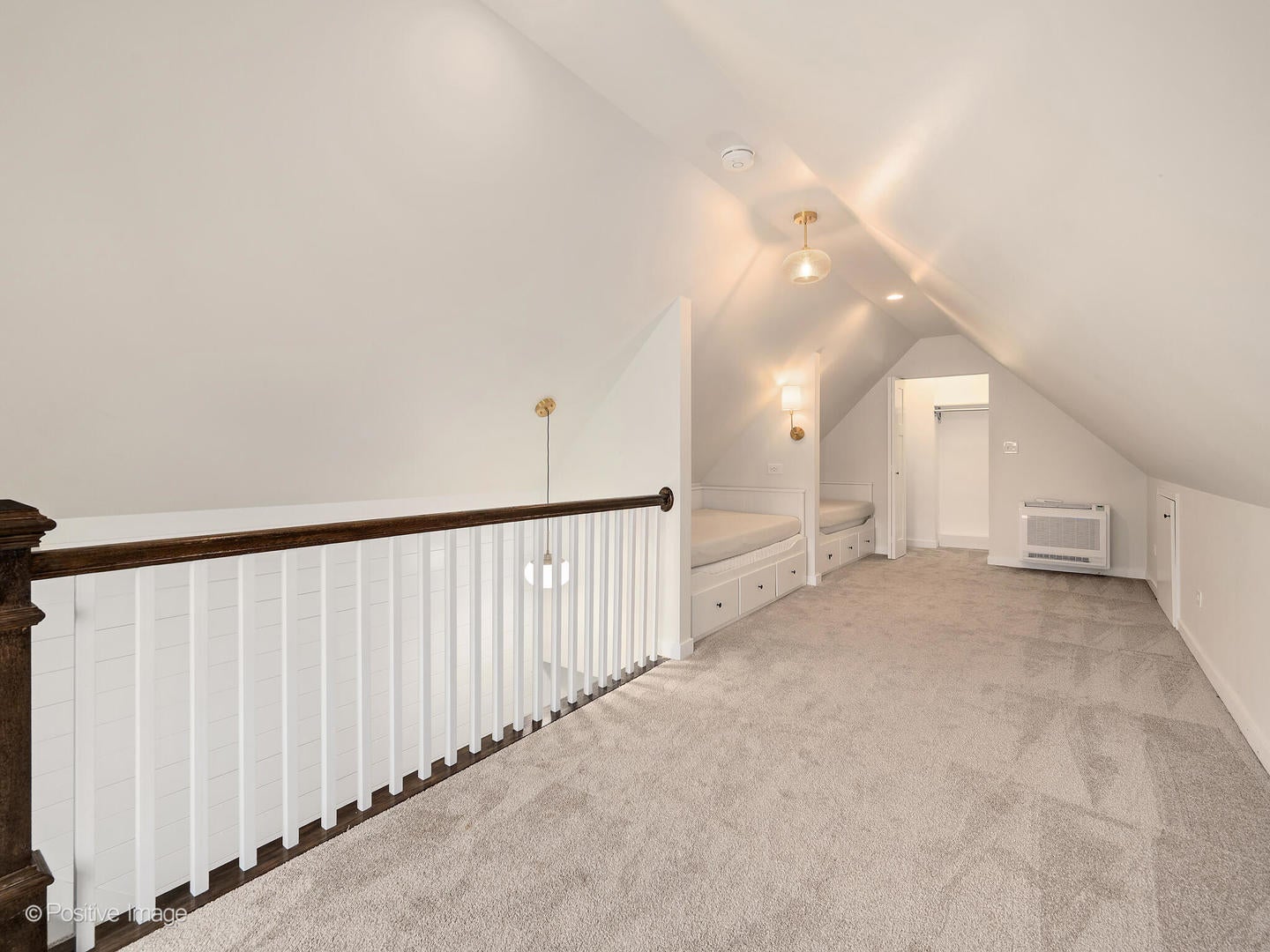 Wheaton, Illinois, 60187, United States, 4 Bedrooms Bedrooms, ,3 BathroomsBathrooms,Residential,Active,1922330