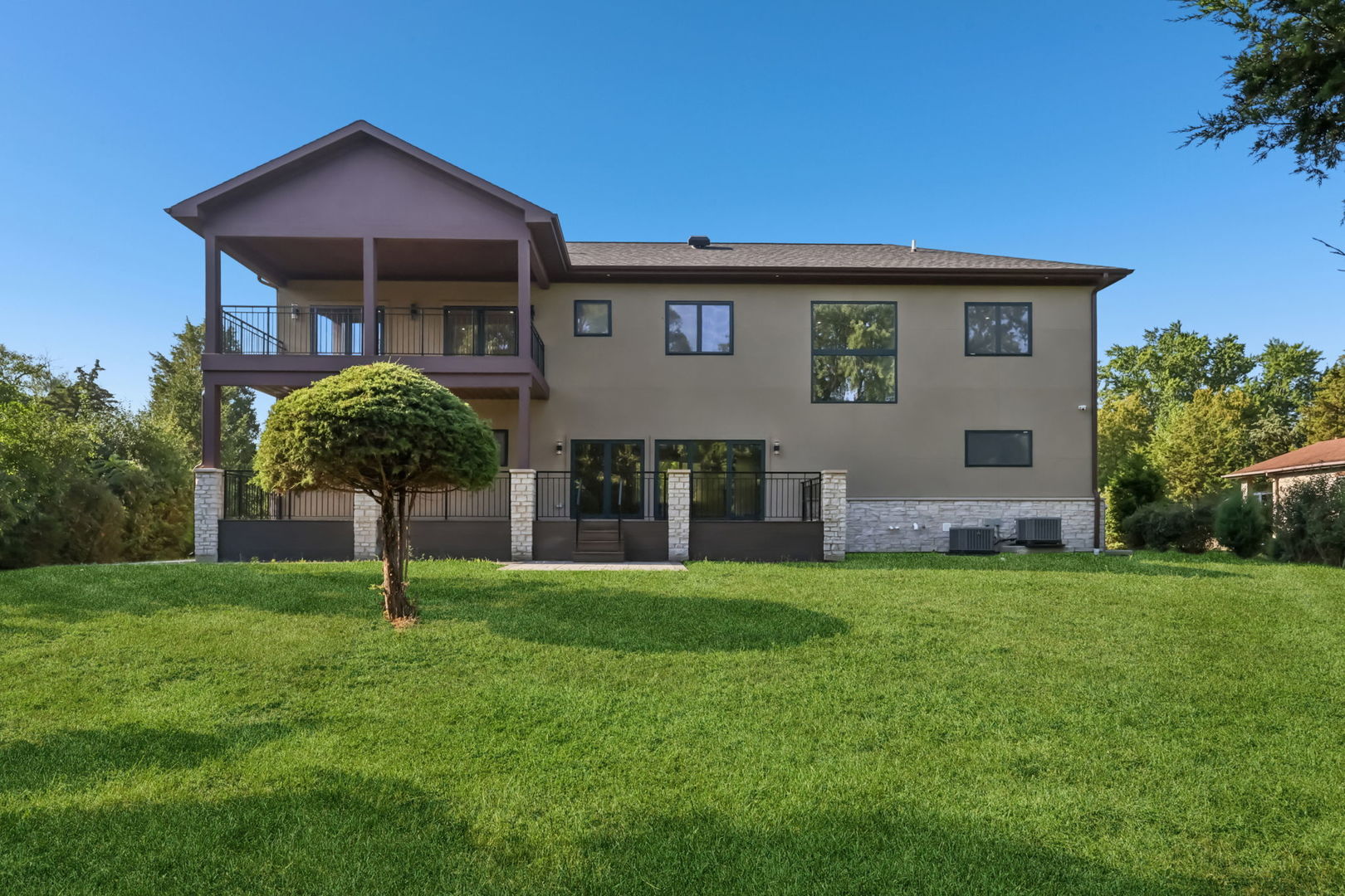 Northbrook, Illinois, 60062, United States, 6 Bedrooms Bedrooms, ,5 BathroomsBathrooms,Residential,Active,1995288