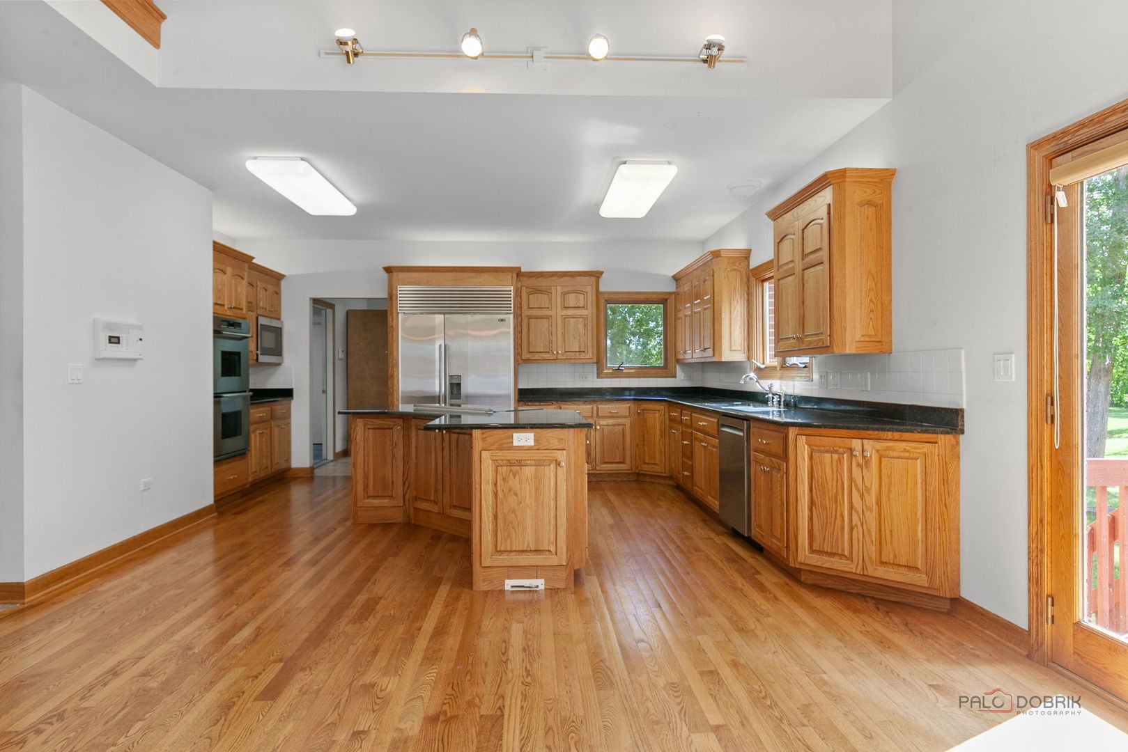 Mundelein, Illinois, 60060, United States, 4 Bedrooms Bedrooms, ,5 BathroomsBathrooms,Residential,Active,1934797