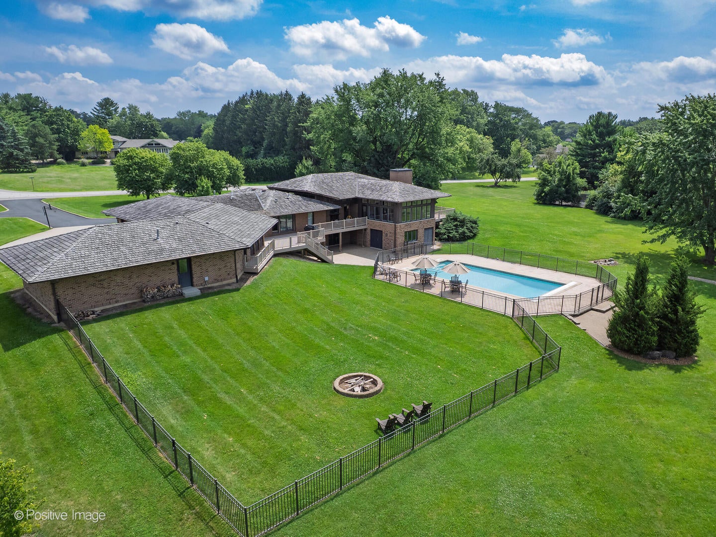 West Chicago, Illinois, 60185, United States, 6 Bedrooms Bedrooms, ,5 BathroomsBathrooms,Residential,Active,1904187