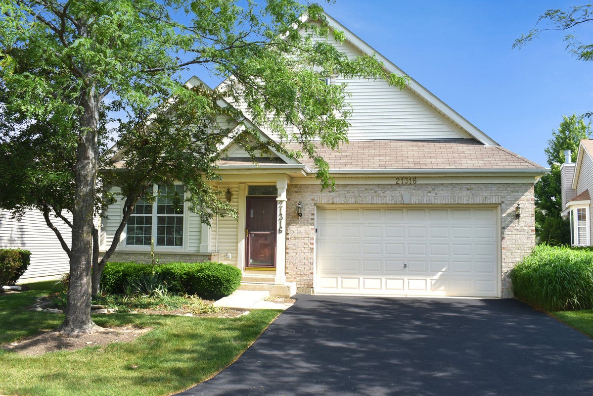 21316 BRUSH LAKE DR, CREST HILL, IL 60403 | RE/MAX