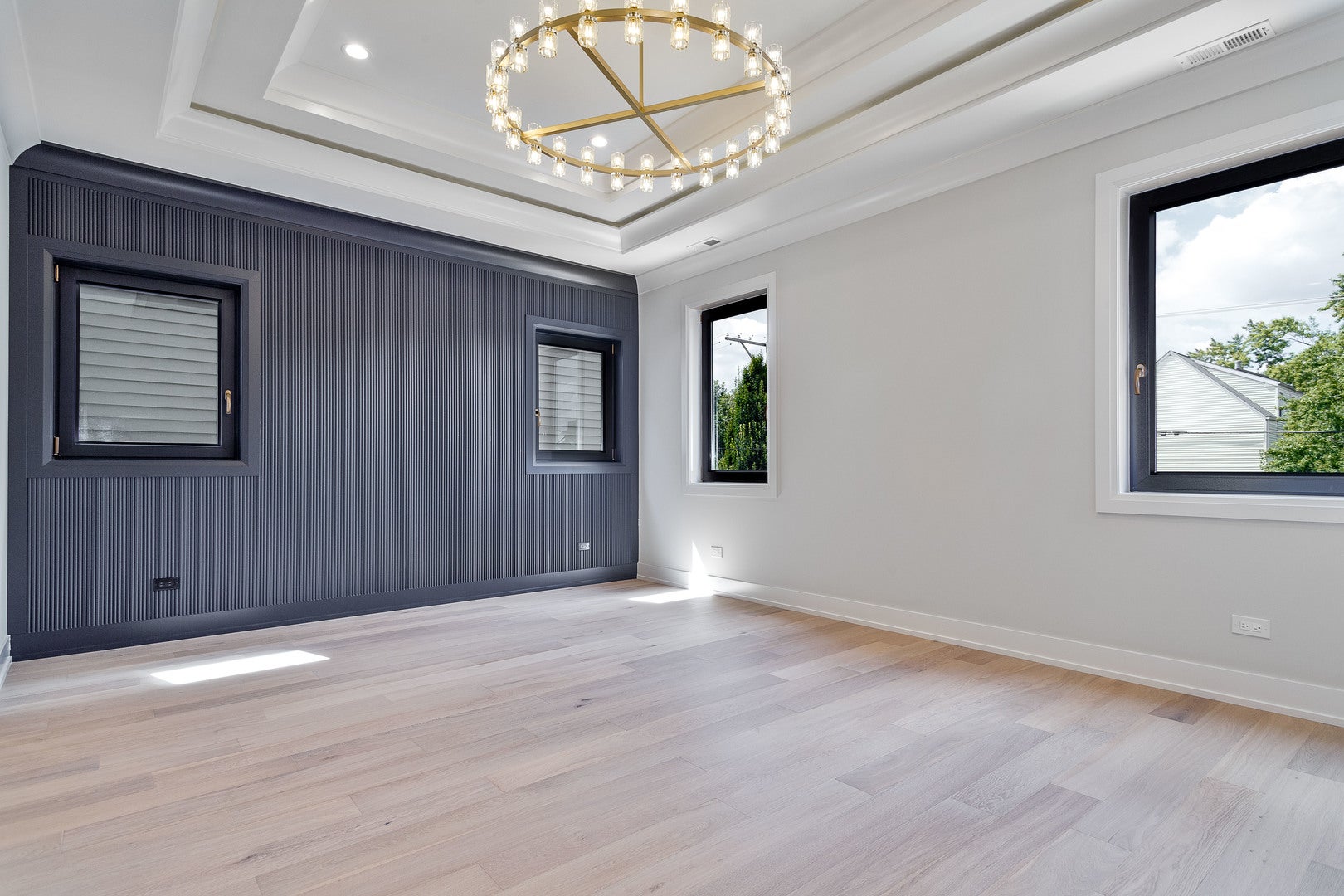 Chicago, Illinois, 60618, United States, 4 Bedrooms Bedrooms, ,5 BathroomsBathrooms,Residential,Active,1929682