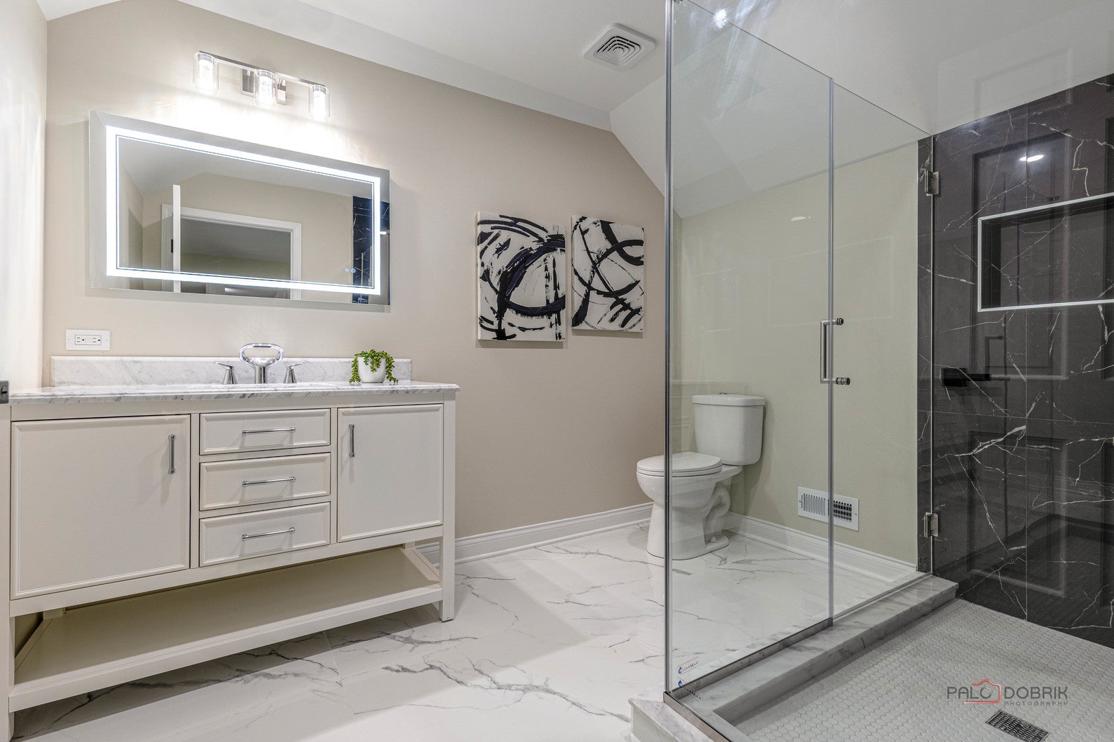 Lincolnshire, Illinois, 60069, United States, 5 Bedrooms Bedrooms, ,4 BathroomsBathrooms,Residential,Active,1933896