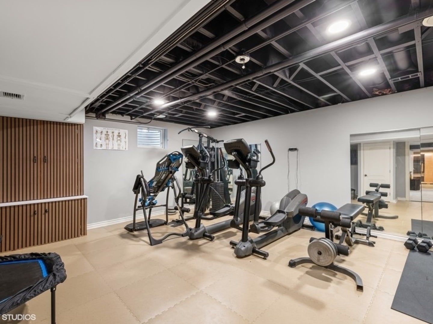 Barrington Hills, Illinois, 60010, United States, 6 Bedrooms Bedrooms, ,4 BathroomsBathrooms,Residential,Active,1987255