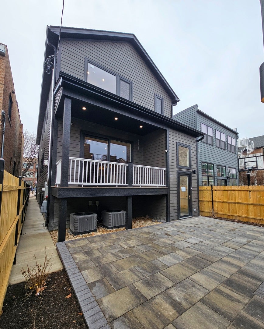 Chicago, Illinois, 60618, United States, 5 Bedrooms Bedrooms, ,5 BathroomsBathrooms,Residential,Active,2007948